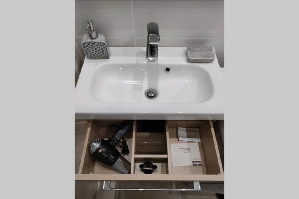 Joli T2 Proche Vieux-Port, Terrasses Du Port Et Metro Joliette Apartment Марсилия Екстериор снимка